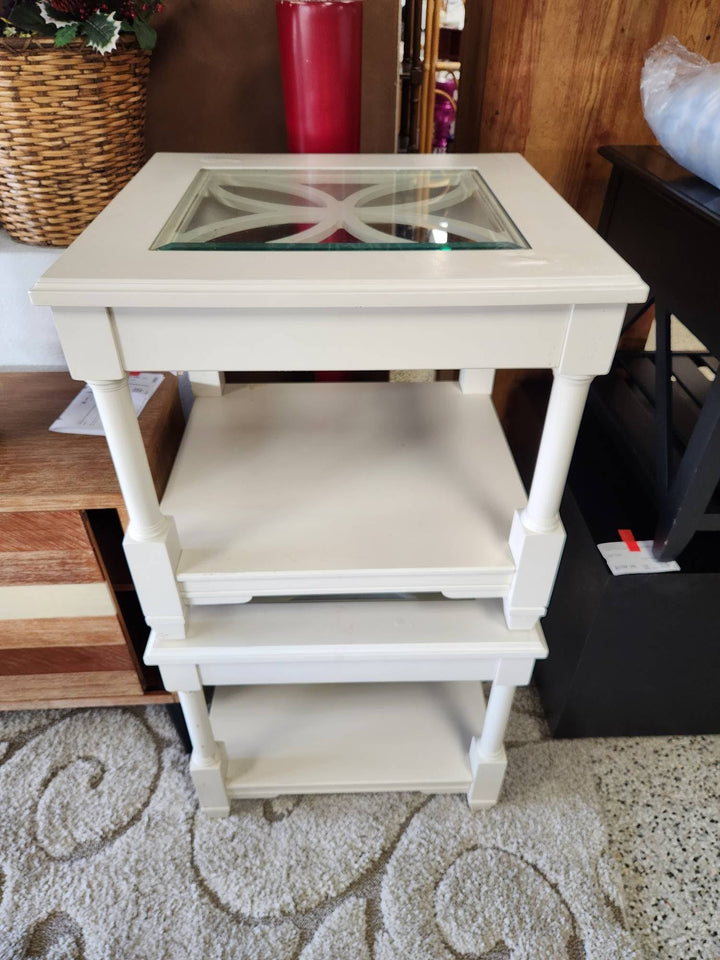 Cream End Table w. Glass Insert