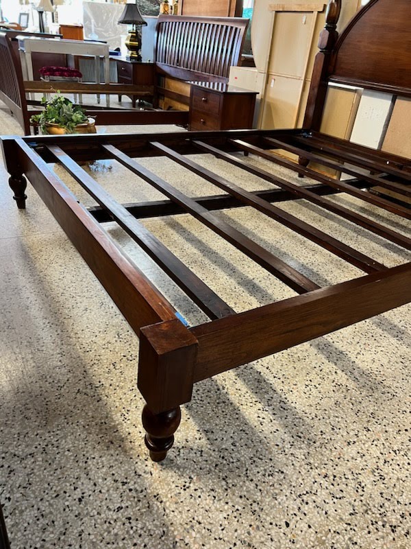 CALIFORNIA KING Four Poster Bed