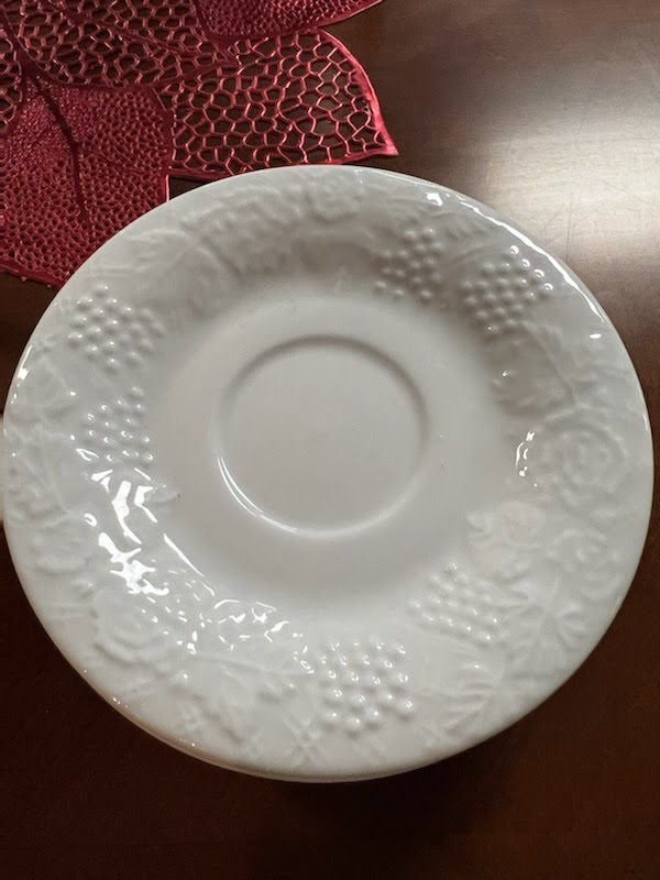 Set/6 Gibson saucer with fruit pattern