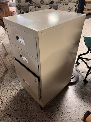 3 Drawer metal file cabinet