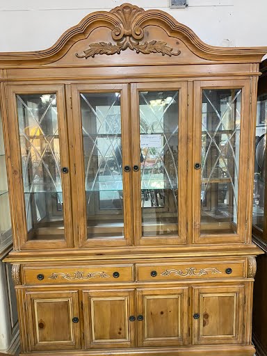 Fairmont Designs china cabinet in Knotty Pine