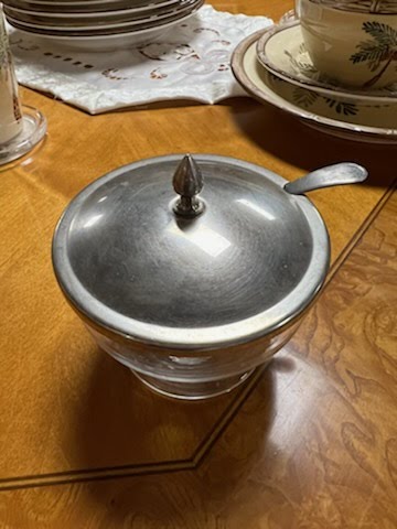 Sugar bowl with spoon