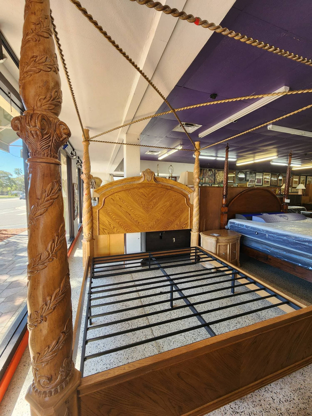 King Bernhardt Canopy Bed