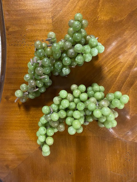 SET/2 faux green grapes
