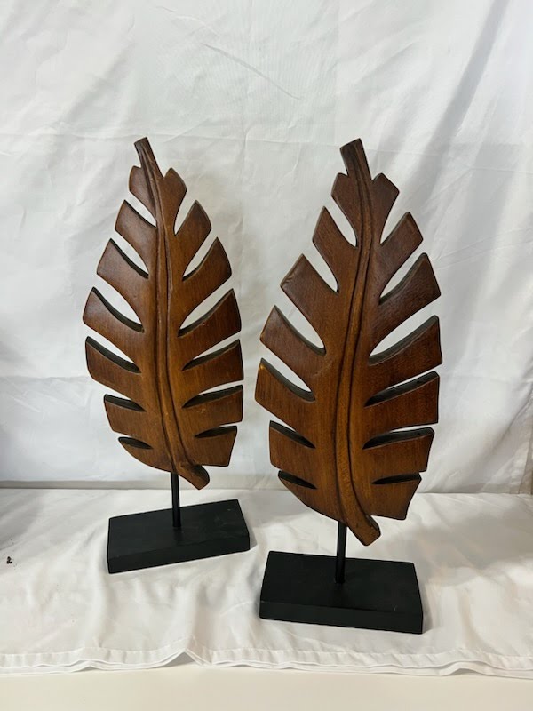 19" Tall Leaf Decor