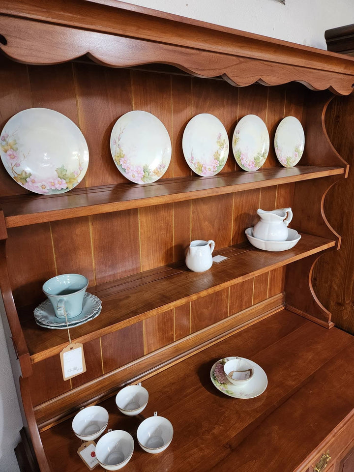 China Cabinet with Hutch