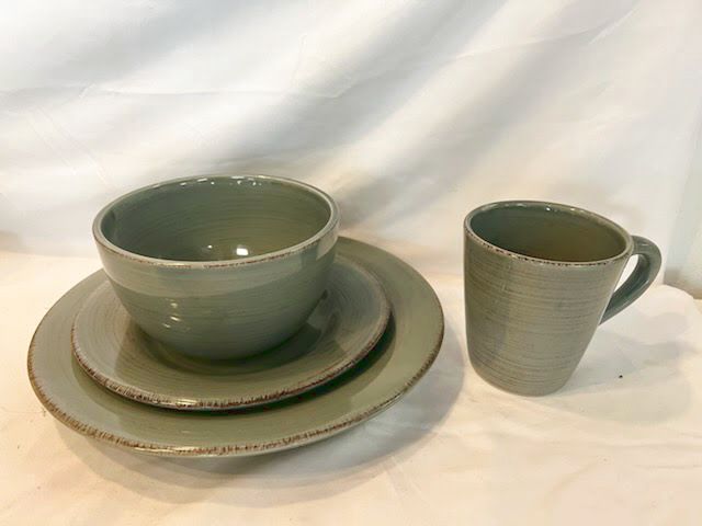 4 Piece Spring Green Place Set