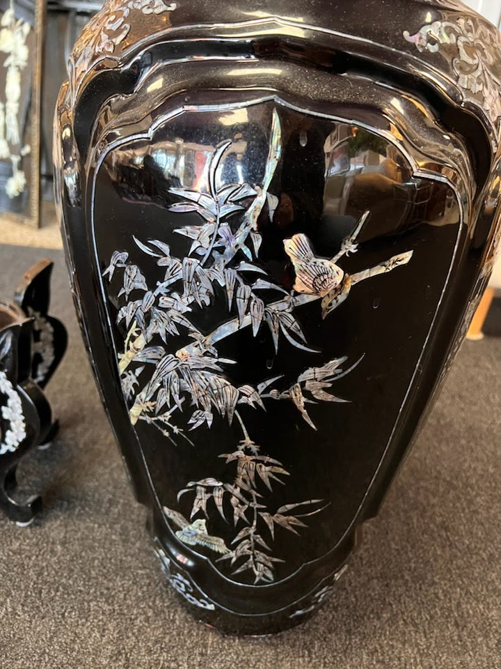 Oriental Vase with Stand Decor