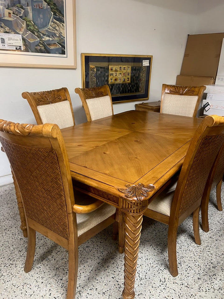 72" Dining Set Tommy Bahama w/ 6 chairs 1 Leaf
