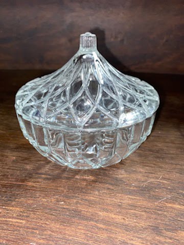 Glass dish with lid