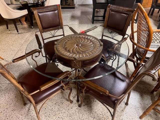 48" Round Dining Set w. Four Chairs
