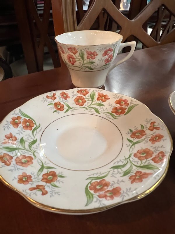 Set/2 tea cup and saucer with coral flowers
