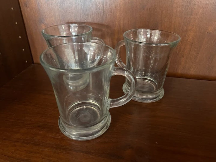 Glassware, cups, mugs