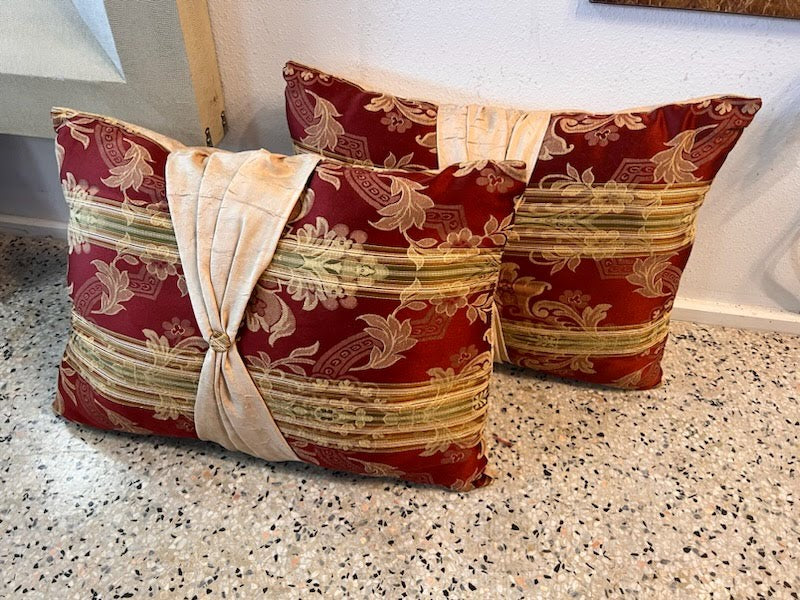 SET OF 2 - burgundy pillows with tan bow
